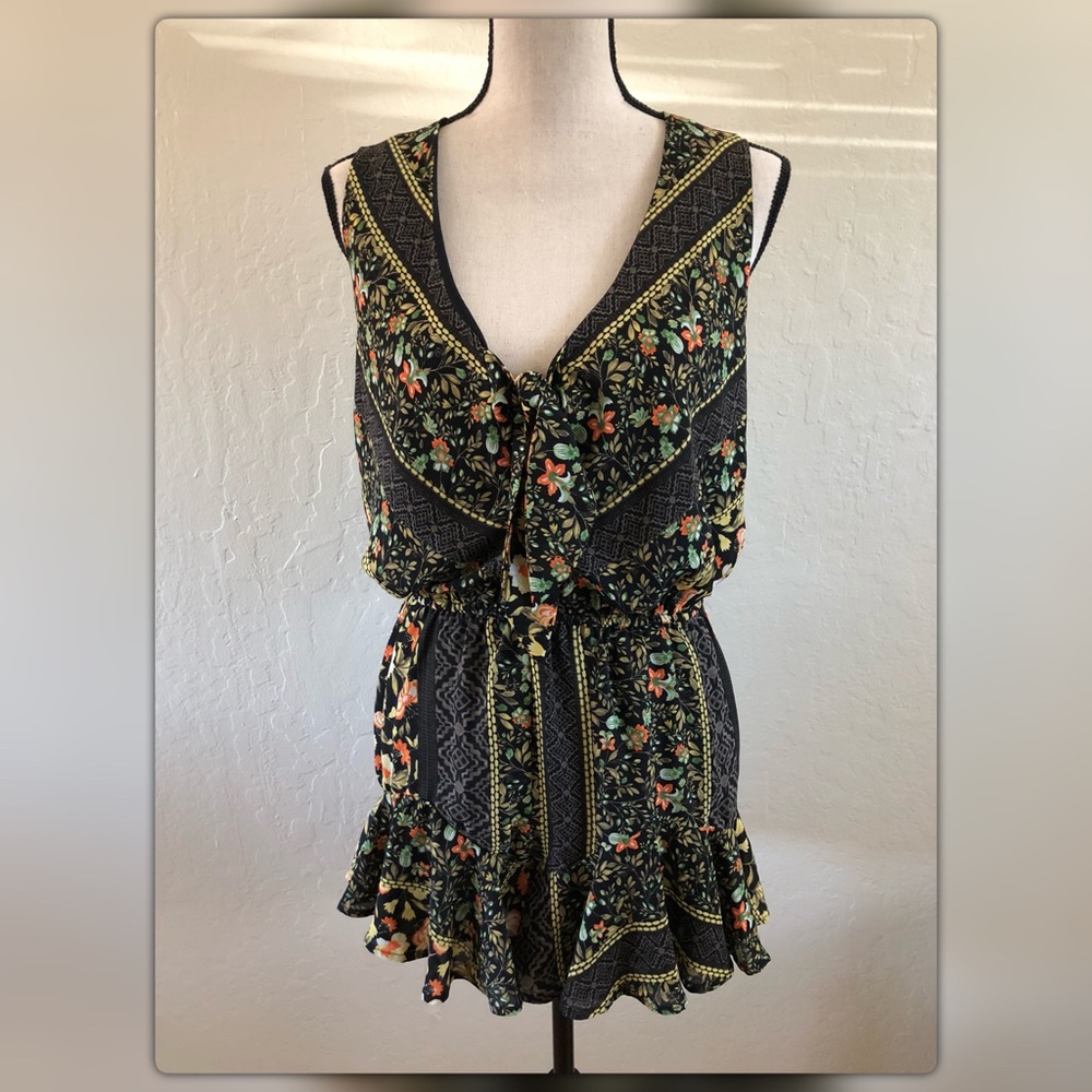 Dance&Marvel-Black floral romper /ruffle hem sz M - Picture 2 of 7